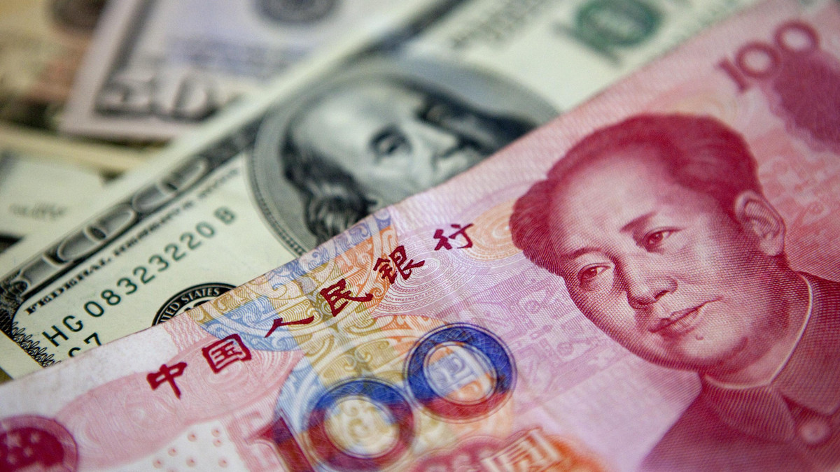 اليوان الصيني يتراجع أمام الدولار