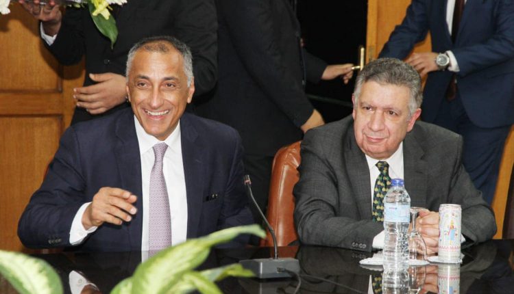طارق عامر يزور البنك العقاري المصري العربي