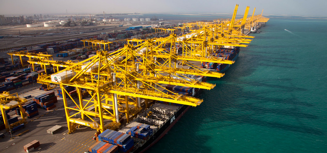 شراكة بين قناة السويس وموانئ دبي لتطوير منطقة صناعية بالعين السخنة