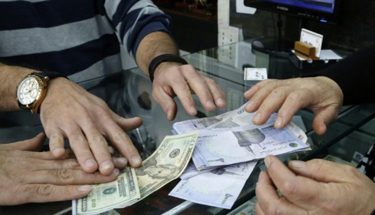 إيران تسمح لمكاتب الصرافة باستيراد أوراق النقد الأجنبي