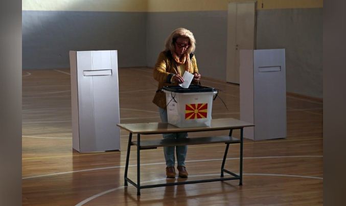 سكان مقدونيا يصوتون