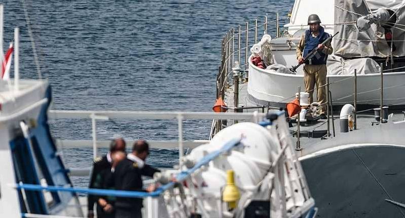تركيا تحتجز 5 صيادين مصريين