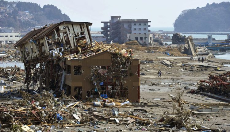 المساعدات الدولية تتزايد للناجين من زلزال إندونيسيا المدمر