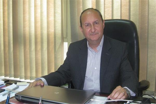 وزير الصناعة يبحث مع ممثلي مرسيدس خطط استئناف نشاط الشركة فى مصر