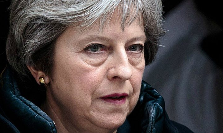 رئيسة الوزراء البريطانية تدرس خطة لتأجيل الخروج من الاتحاد الأوروبي شهرين