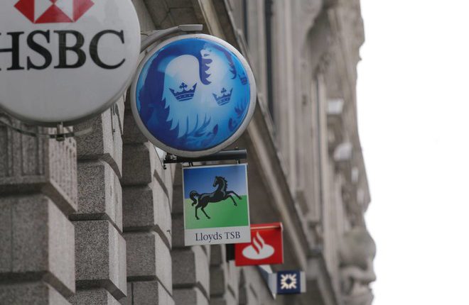 رؤساء البنوك البريطانية يتقاضون أجورا تفوق متوسط الموظفين 120 مرة
