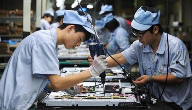 الإنتاج الصناعي في الصين يتجاوز التوقعات بأول شهرين من 2024
