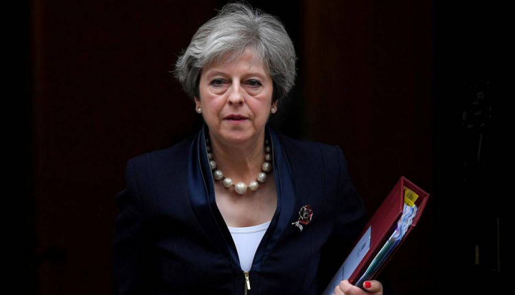 رئيسة الوزراء البريطانية تحذر من تأجيل طويل إذا لم يقر البرلمان اتفاق الخروج