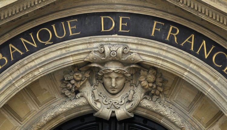 المركزي الفرنسي: إنفاق المستهلكين سيساعدهم في مقاومة تباطؤ عالمي