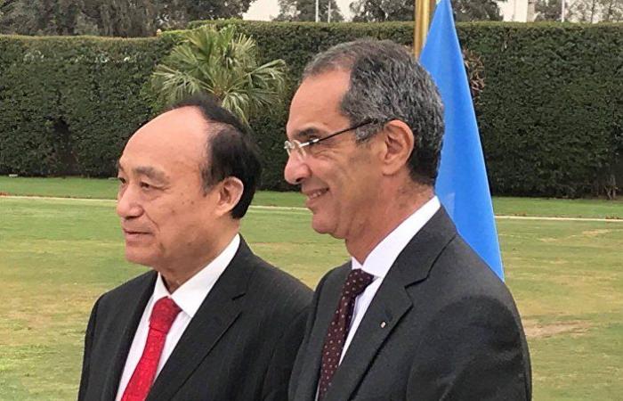 وزارة الاتصالات توقع اتفاقية استضافة مصر للمؤتمر العالمي للاتصالات الراديوية