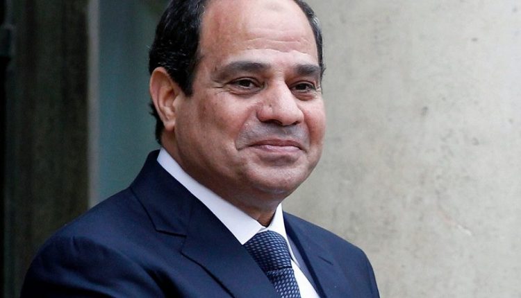 الرئيس السيسي يوجه تحية تقدير واعتزاز لكل عامل وعاملة في أرجاء مصر على جهودهم المتميزة