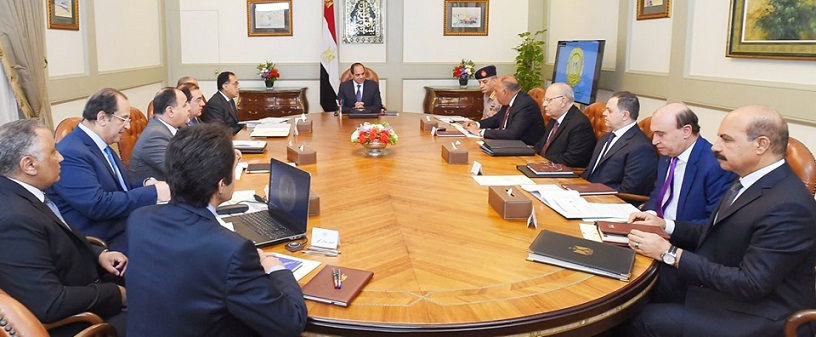 الرئيس السيسي خلال اجتماعه بعدد من الوزراء والمسئولين