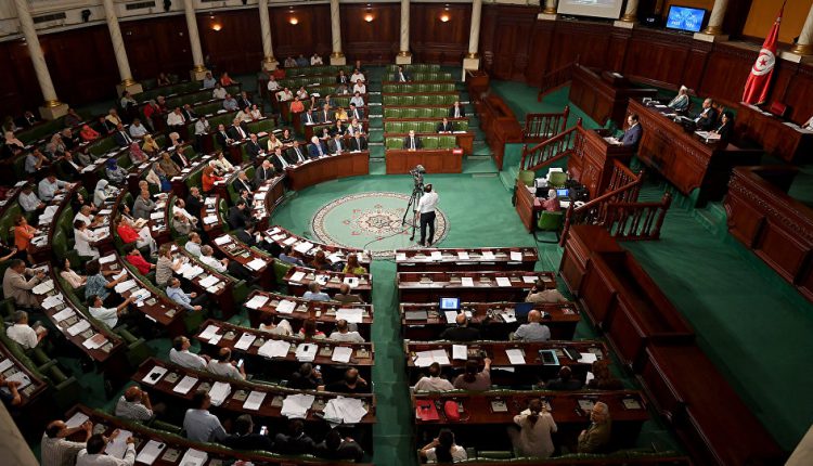 البرلمان التونسي يرفض خطة حكومية لإصدار سندات بـ800 مليون دولار
