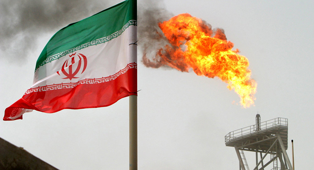 صادرات إيران النفطية تنخفض في مايو مع تراجع مشتريات الصين