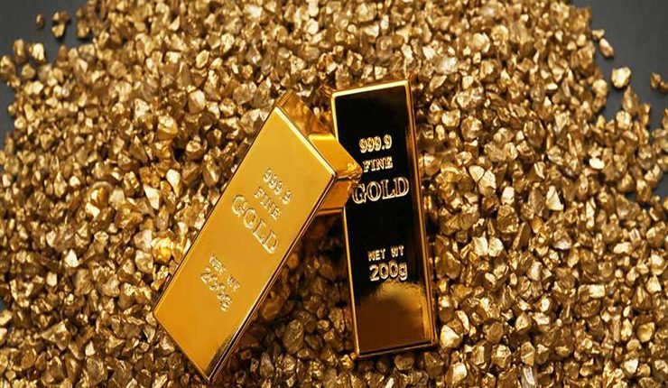 الذهب يتجه إلى تحقيق ثاني مكاسب شهرية وسط ضعف الدولار
