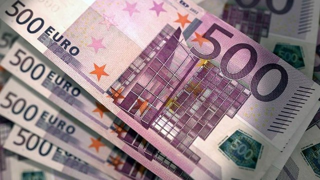 أعلى سعر لبيع اليورو يسجل 33.83 جنيه