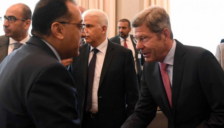 رئيس الوزراء: تكليفات من الرئيس السيسي بتوطين صناعة السيارات فى مصر