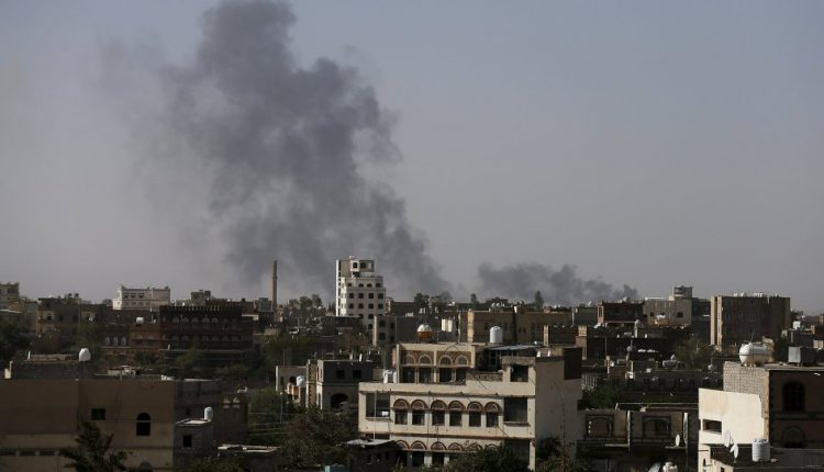 السعودية تعلن إصابة 26 شخصا في هجوم شنه الحوثيون على مطار أبها