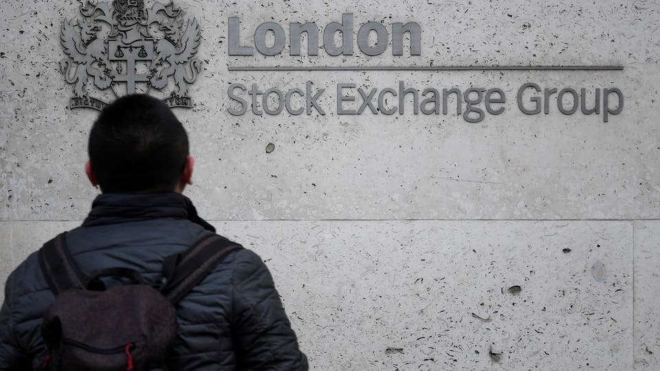 الأسهم البريطانية تواصل خسائرها وصعود بقية أسواق أوروبا