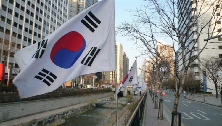 كوريا الجنوبية تهدد بإلغاء معاهدة أمنية مع اليابان وتدعو إلى تهدئة الخلاف التجاري