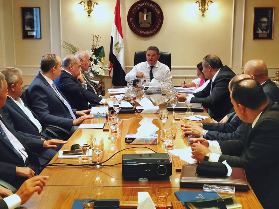 وزير قطاع الأعمال العام يجتمع بمجلس الإدارة الجديد لشركة غزل المحلة