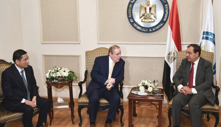 وزير البترول يبحث التعاون مع الغرفة العربية الأمريكية ومسؤولي شركة JNG الصينية