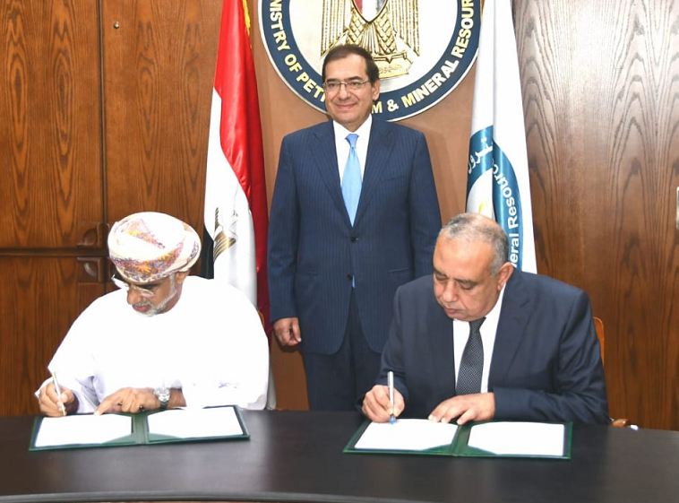 توقيع مذكرة تفاهم في مجال البترول والغاز مع سلطنة عمان