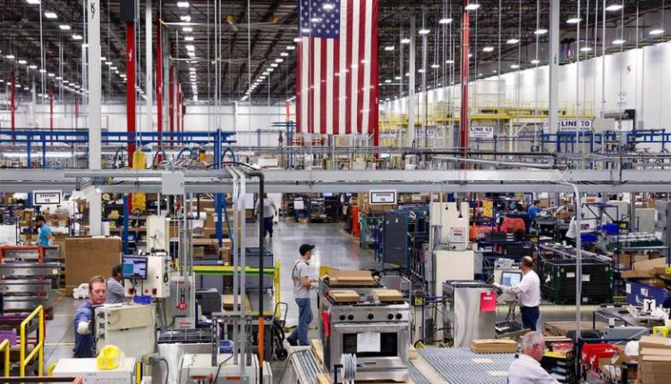 إنتاج المصانع الأمريكية ينكمش للشهر السابع على التوالي في مايو