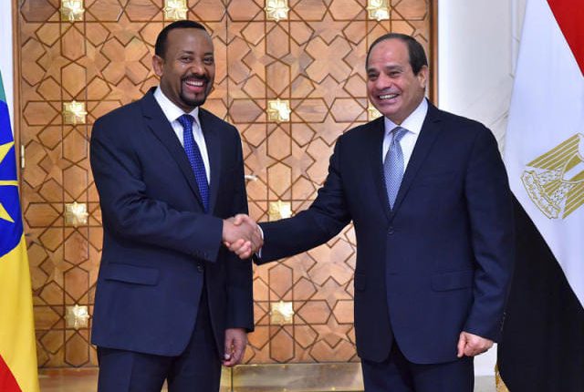 السيسي ورئيس وزراء إثيوبيا يؤكدان أهمية تجاوز أية معوقات بشأن مفاوضات سد النهضة