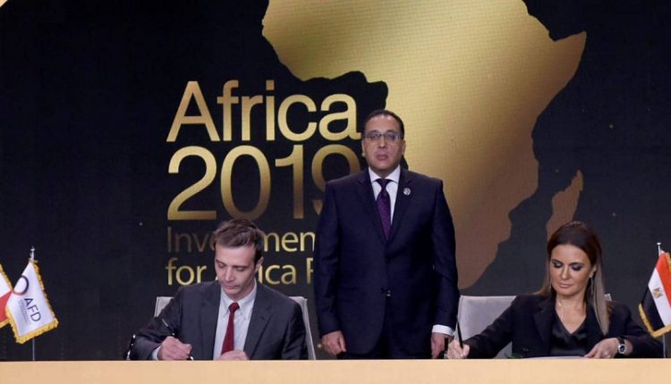 رئيس الوزراء يشهد توقيع 11 اتفاقية والإعلان عن استثمارات جديدة خلال منتدى أفريقيا 2019