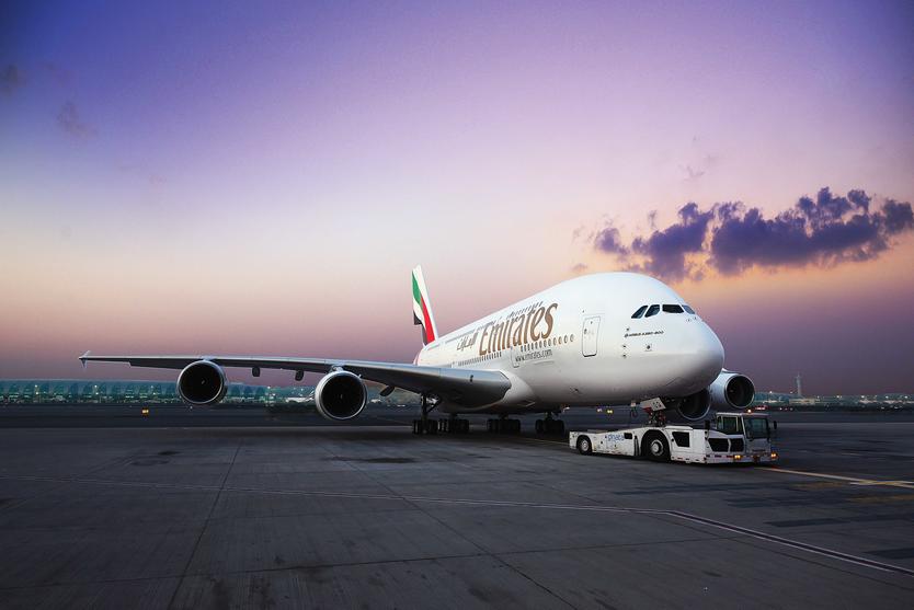 طيران الإمارات: متحور أوميكرون سيسبب صدمات قوية لقطاع الطيران العالمي