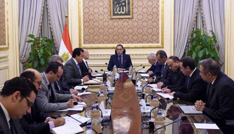 رئيس الوزراء يُتابع جهود توطين صناعة التابلت في مصر