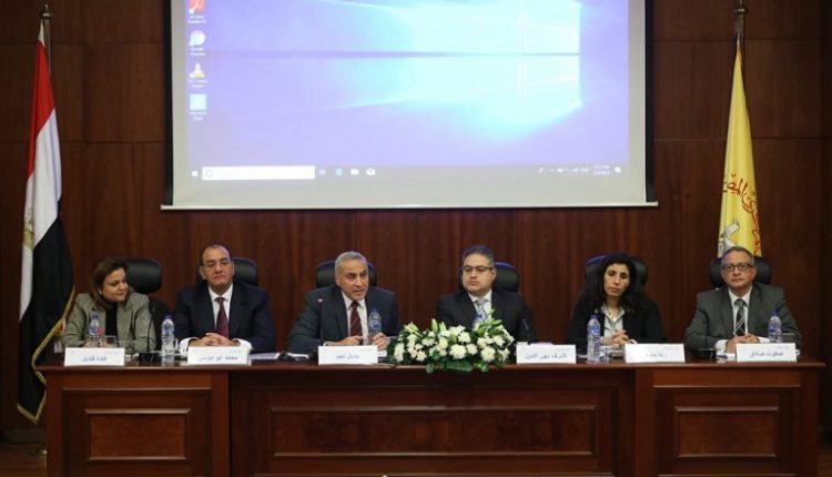 جمال نجم نائب محافظ البنك المركزي خلال المؤتمر الصحفي