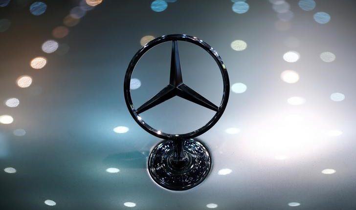 شعار شركة مرسيدس بنز الألمانية لصناعة السيارات