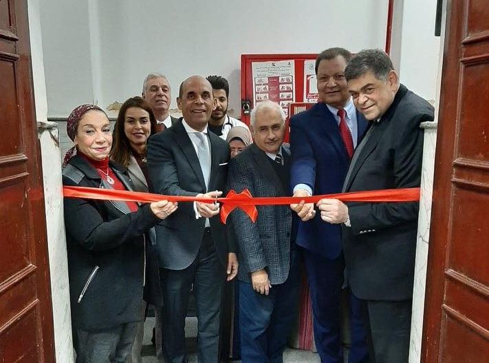 بنك القاهرة يقدم منظارين لوحدة علاج أورام الصدر بمستشفى القصر العيني