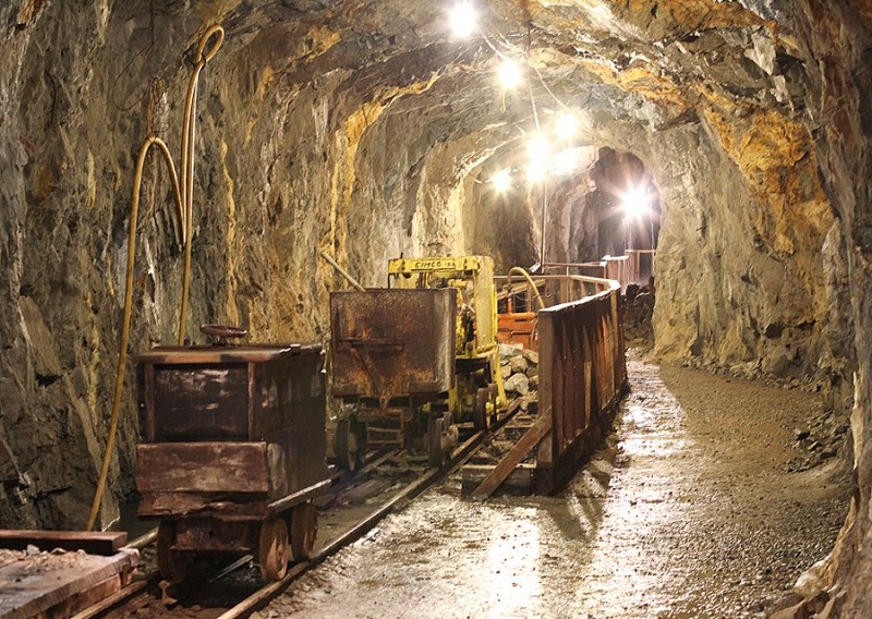 قطاع تعدين الذهب يطالب بتسريع الإجراءات وخفض الرسوم