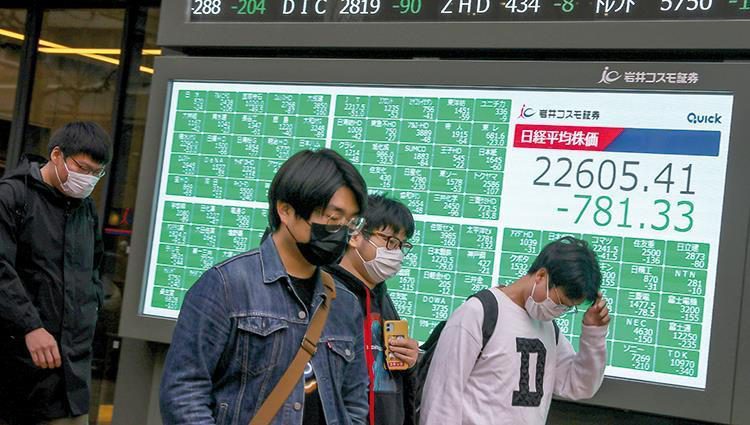الأسهم اليابانية تغلق على تراجع والمؤشر نيكي يفقد 0.4%