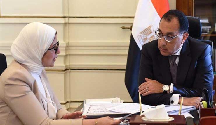 الدكتور مصطفى مدبولي رئيس الوزراء مع وزيرة الصحة والسكان