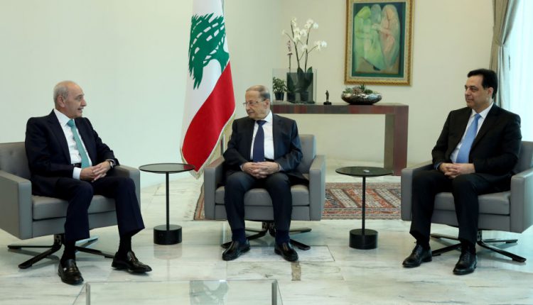 حملة السندات اللبنانية يكثفون جهودهم لتشكيل مجموعة تمثلهم