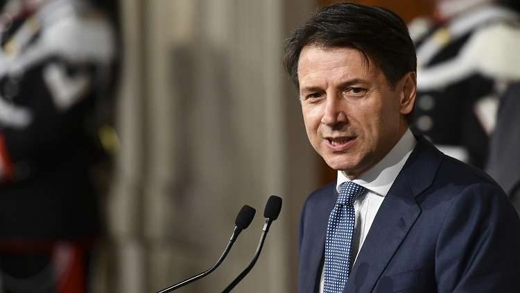رئيس الوزراء الإيطالي جيوزيبي كونتي يقدم استقالته