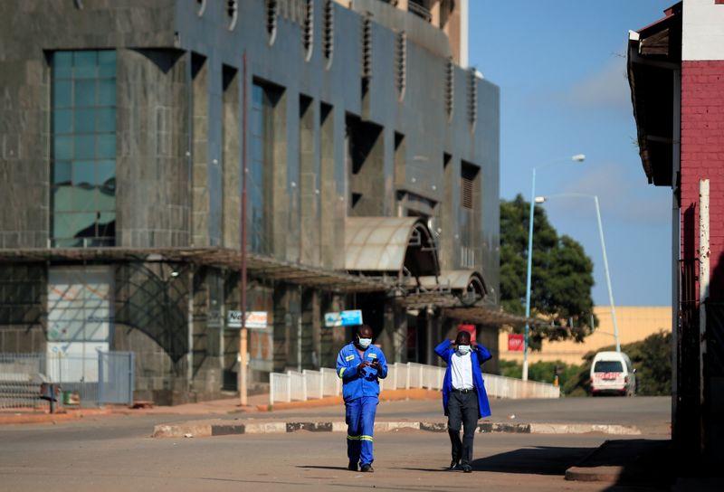 زيمبابوي تعلن الإغلاق الكامل لمدة ثلاثة أسابيع في مواجهة كورونا