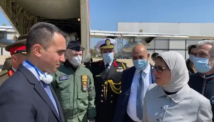 طائرتان عسكريتان مصريتان تحملان مستلزمات ومساعدات طبية إلى إيطاليا