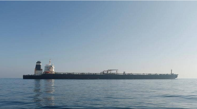 بدء وصول ناقلات النفط الإيرانية لمياه فنزويلا رغم تحذيرات أمريكية