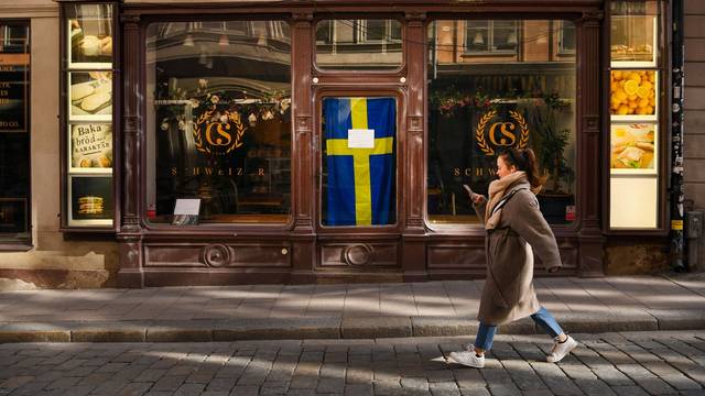 تداعيات فيروس كورونا في السويد