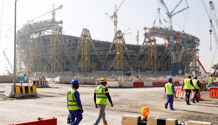 قطر تخفض رواتب الوافدين 30%؜ وعمليات تسريح واسعة