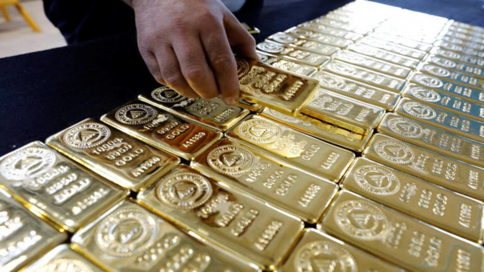 أسعار الذهب تتراجع بعد ارتفاع غير مسبوق نتيجة قرار المركزي الأمريكي