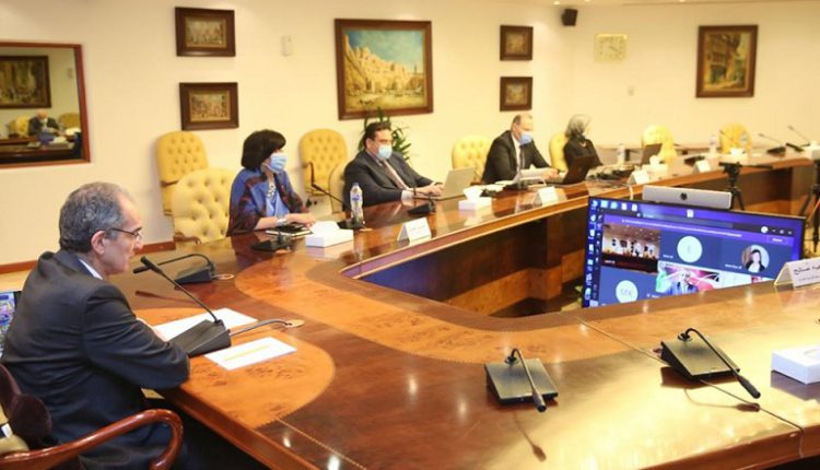 وزير الاتصالات يشهد توقيع مذكرة تفاهم بين معهد تكنولوجيا المعلومات وفودافون مصر