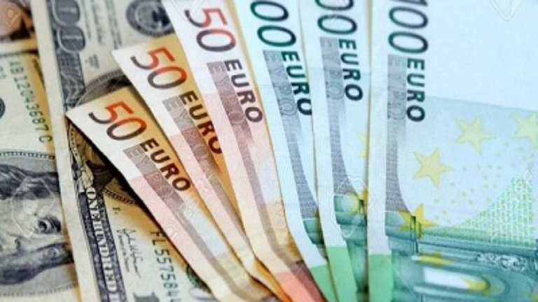 سعر بيع اليورو يتراجع إلى 33.54 جنيه