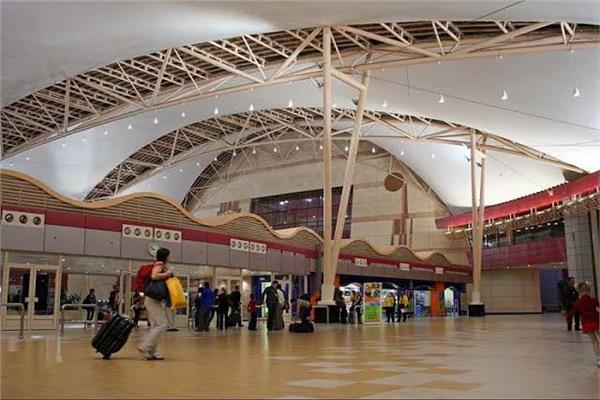 مطاري شرم الشيخ والغردقة يستقبلا 68 ألف سائحا على متن 358 رحلة جوية منذ عودة السياحة الخارجية