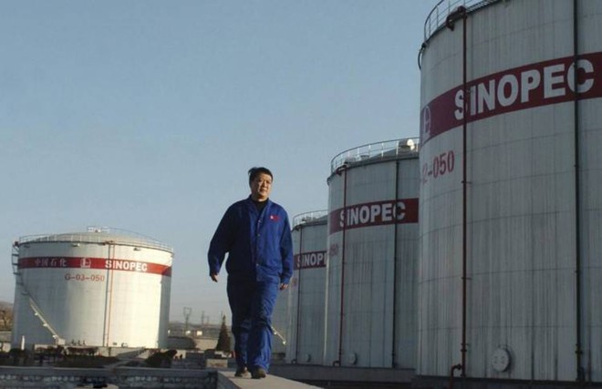روسيا تحتفظ بصدارة موردي النفط إلى الصين في أغسطس